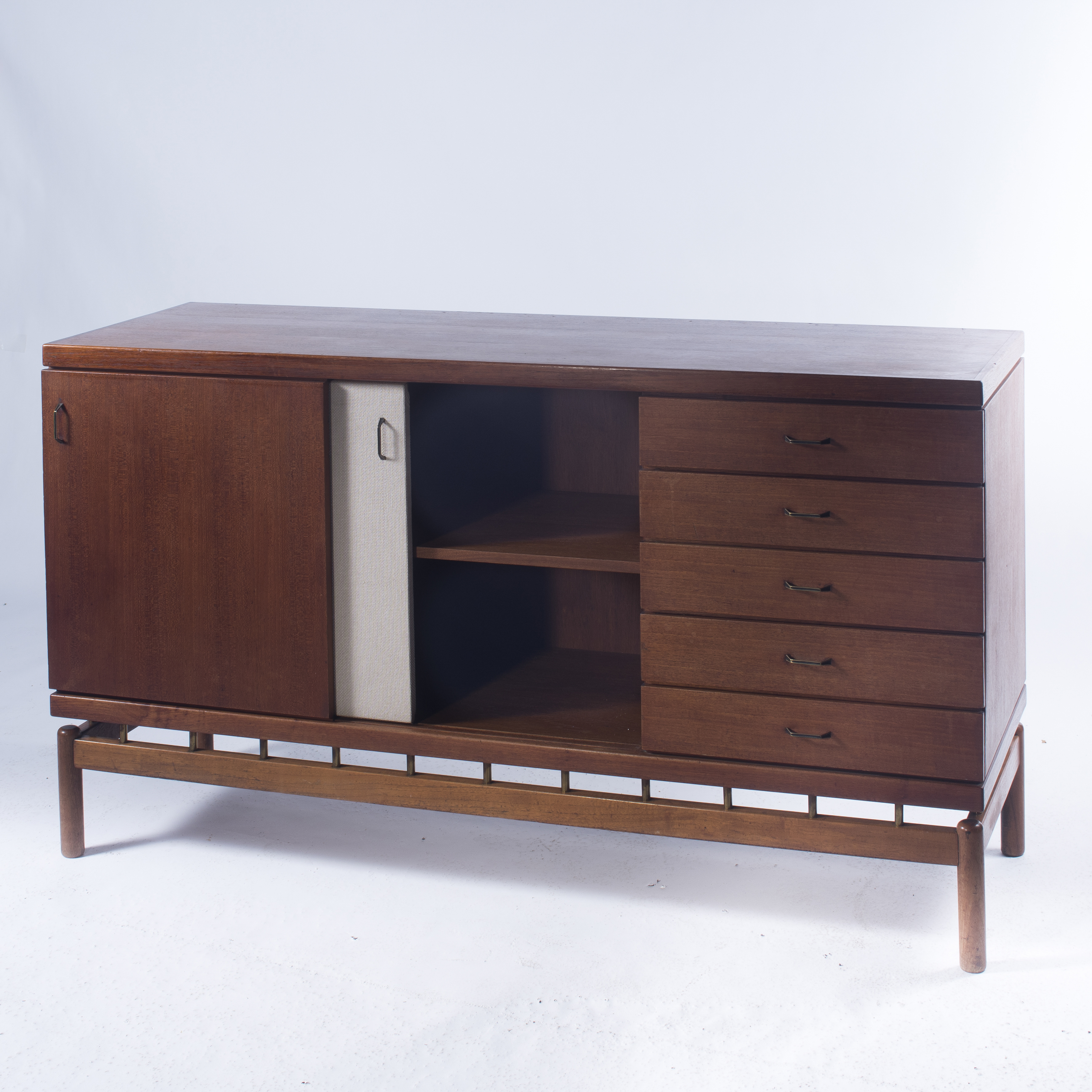 a31-rare-mid-century-modern-sideboard-by-tapiovaara-for-permanente-mobili-95282_2