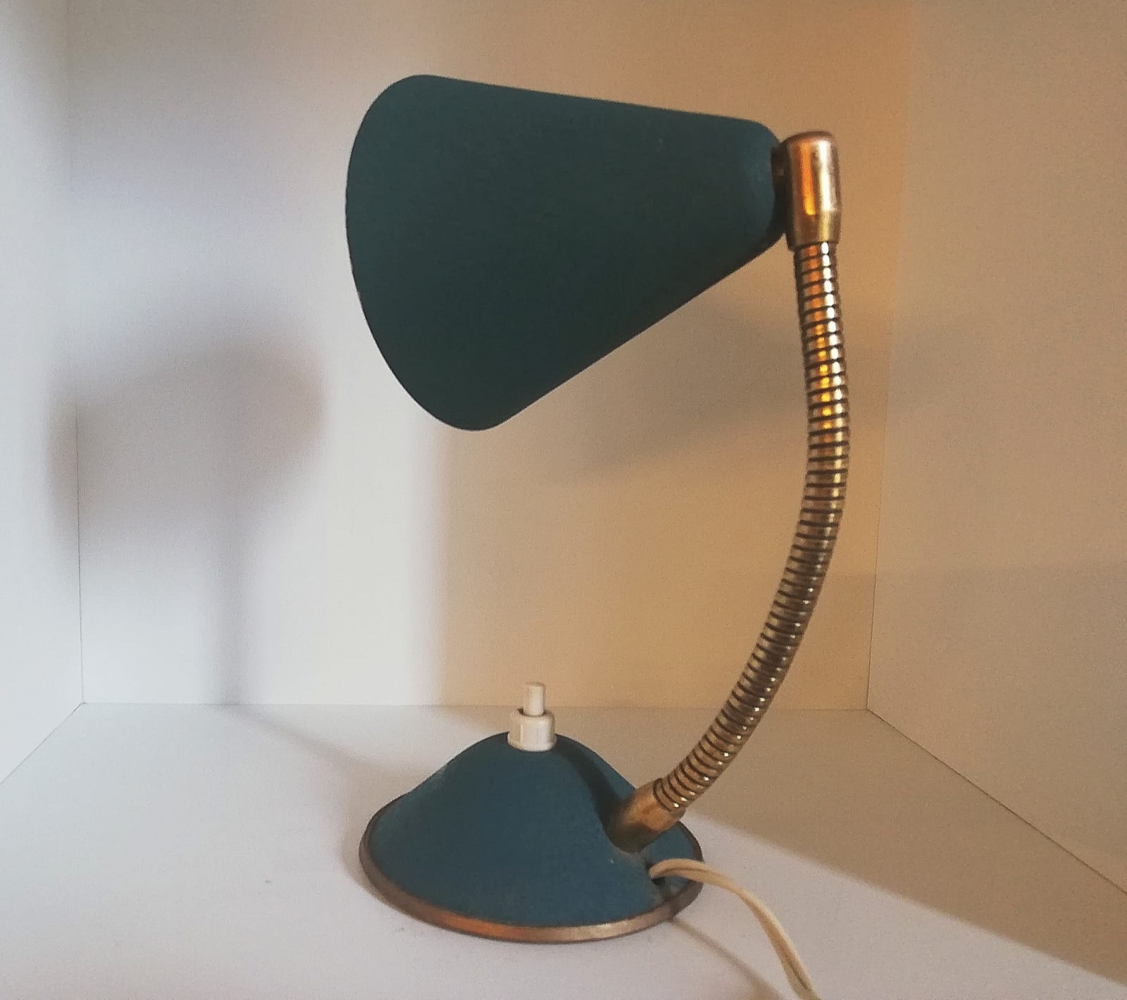 a98-blue-table-lamp